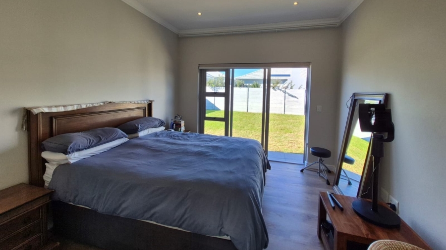 To Let 4 Bedroom Property for Rent in Sunningdale Western Cape